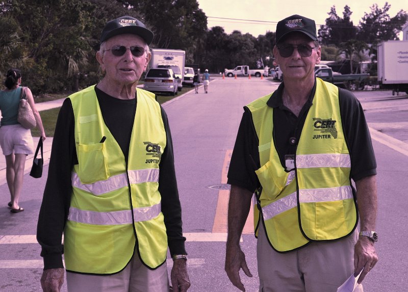 CERT Parade 06 121309.jpg